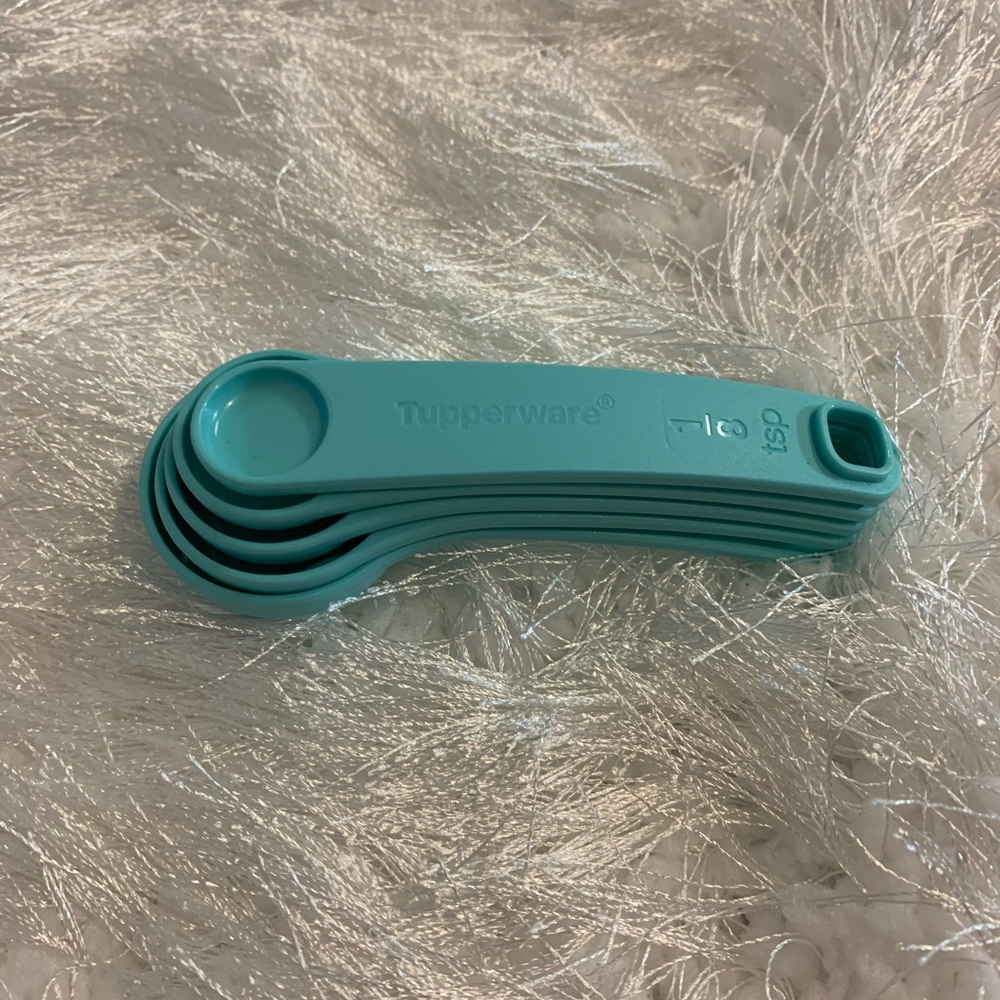 New Tupperware Measuring Spoons